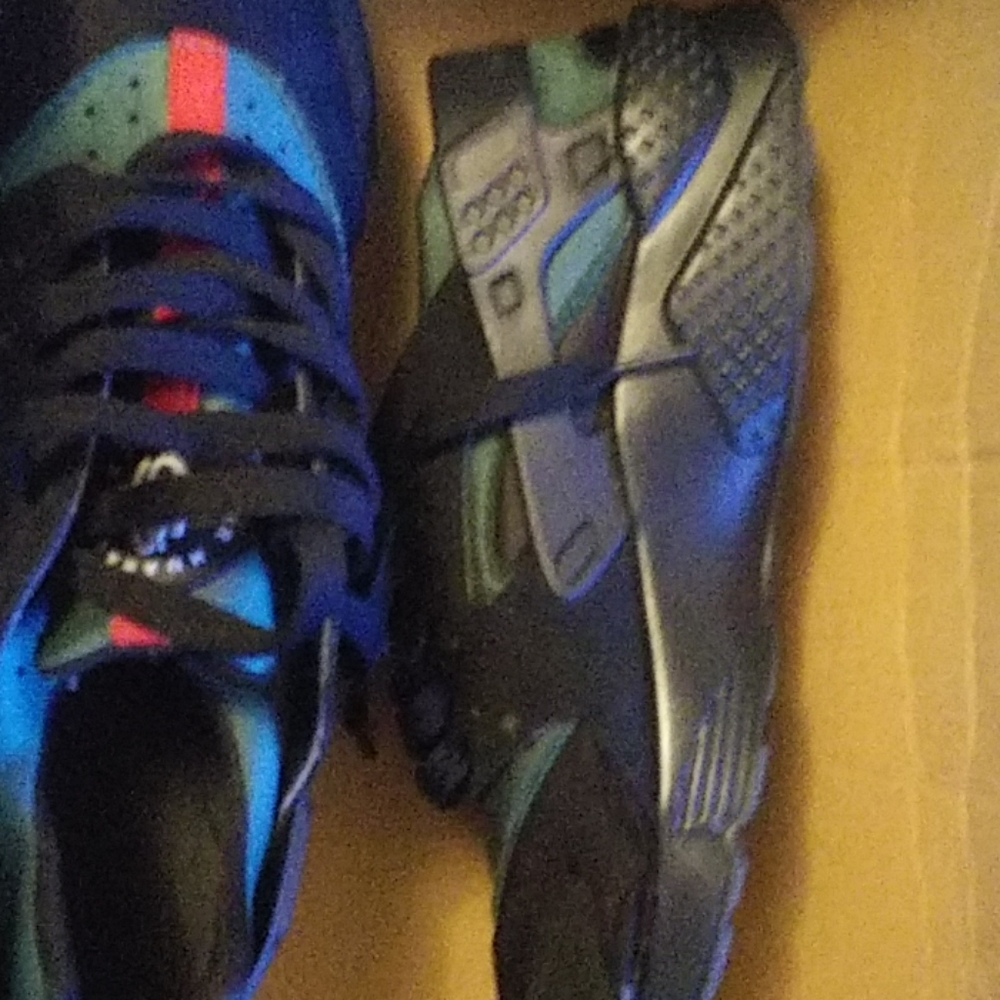 Black gucci huraches